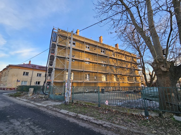 Ani v lednu se rekonstrukce bytových domů nezastaví