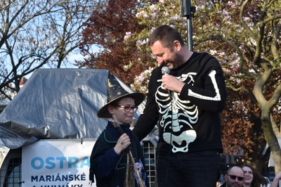 Čarodějnice se slétly na Mariánském náměstí a pokořily rekord