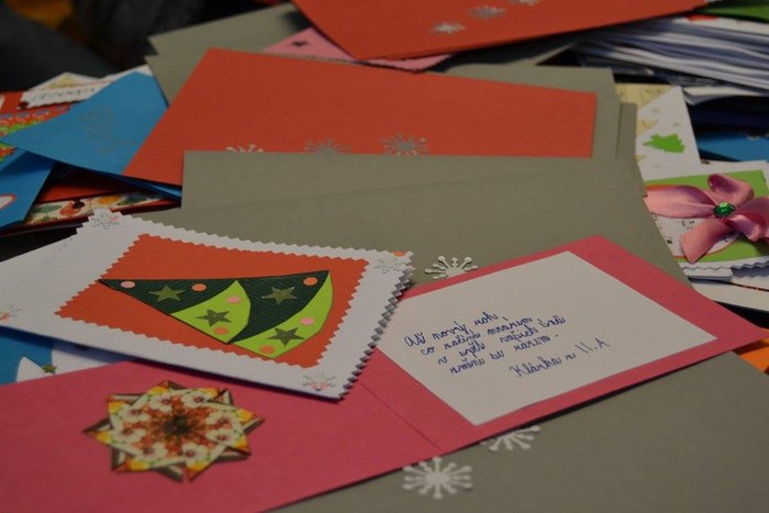 Děti seniorům vyrobily vánoční přání