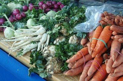 Farmářské trhy před mariánskohorskou radnicí