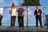 Účastníky a diváky festivalu přivitaly starostka Liana Janáčková a místostarostka Jana Pagáčová