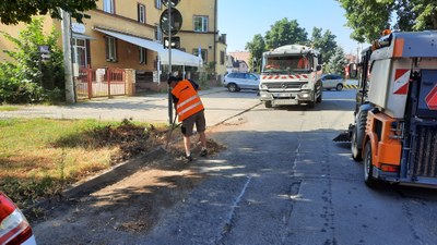 Jarní čištění místních komunikací