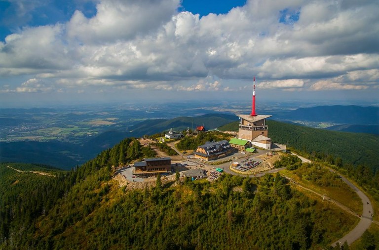 Jubilejní 10. ročník výletů pro seniory pokračuje podzimním výletem