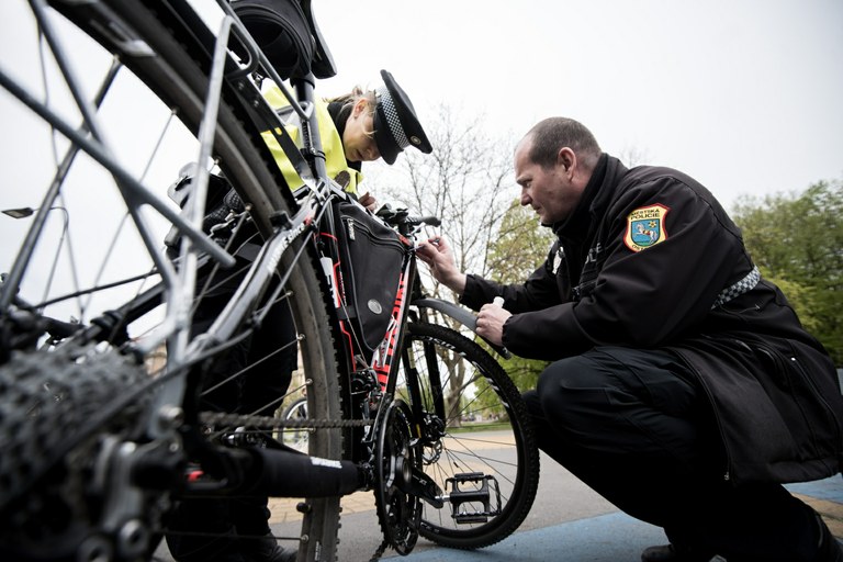 Městská policie nabízí forenzní značení kol a invalidních vozíků