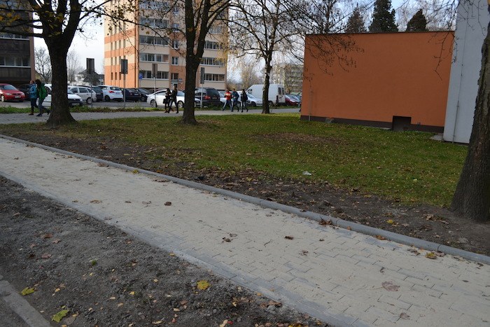 Na ulici Karasova je nový chodník