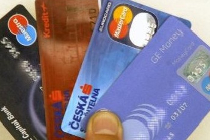 Od příštího roku na úřadu zaplatíte platební kartou