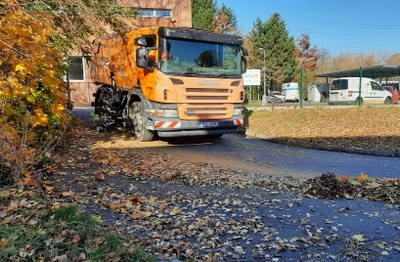 Podzimní čištění místních komunikací