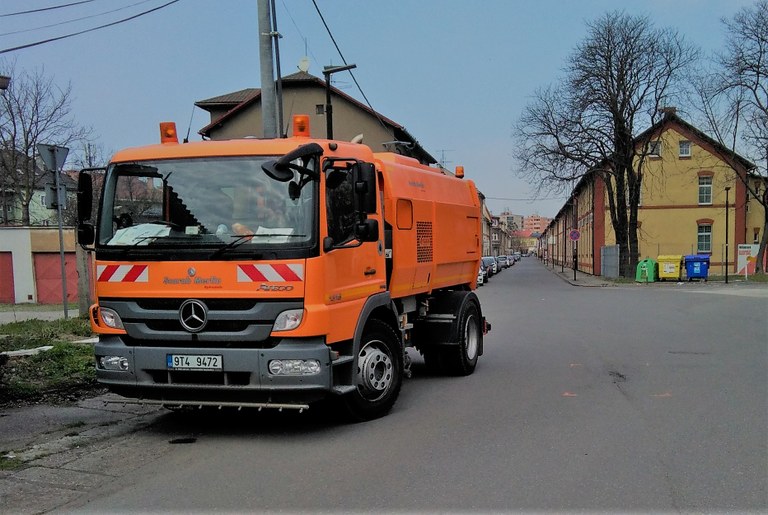 Probíhá čištění místních komunikací