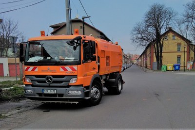 Probíhá čištění místních komunikací