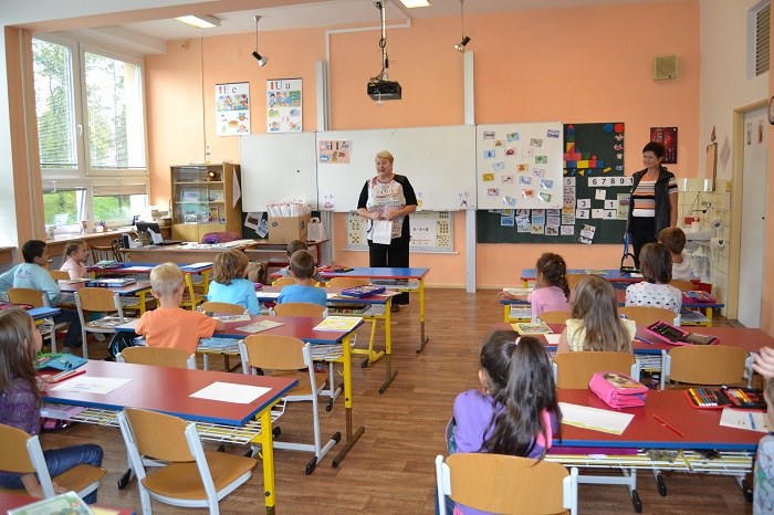 Prvňáčci ze ZŠ Generála Janka dostali malé dárečky