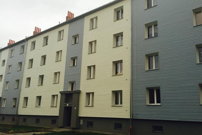 První etapa zateplování domů v ulici Fráni Šrámka je u konce