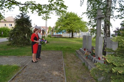 Památník umučených na hřbitově