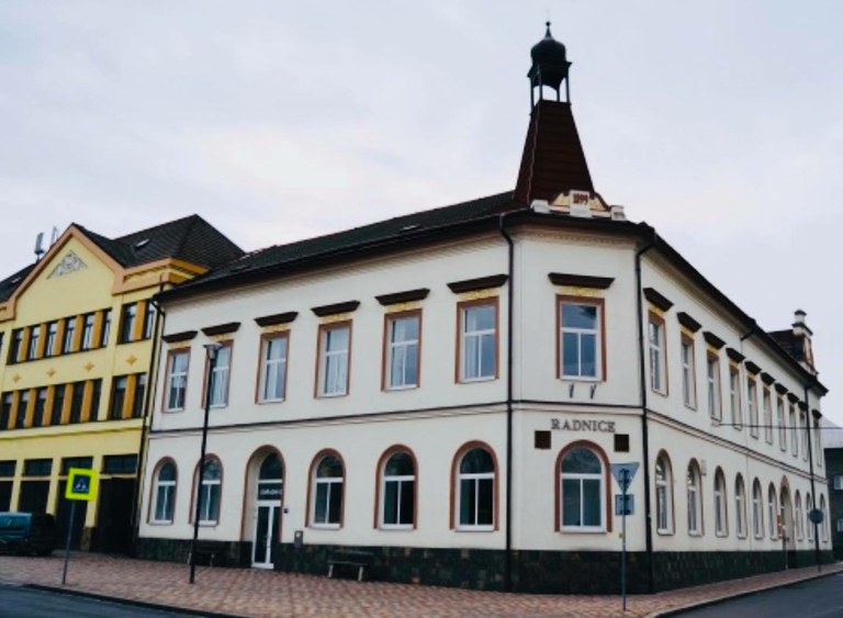 UPOZORNĚNÍ