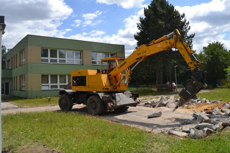 V mariánskohorských školách a školkách se o prázdninách pracuje
