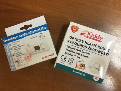 V obecních bytech probíhá instalace hlásičů požáru