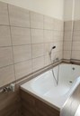 Koupelna s vanou a WC